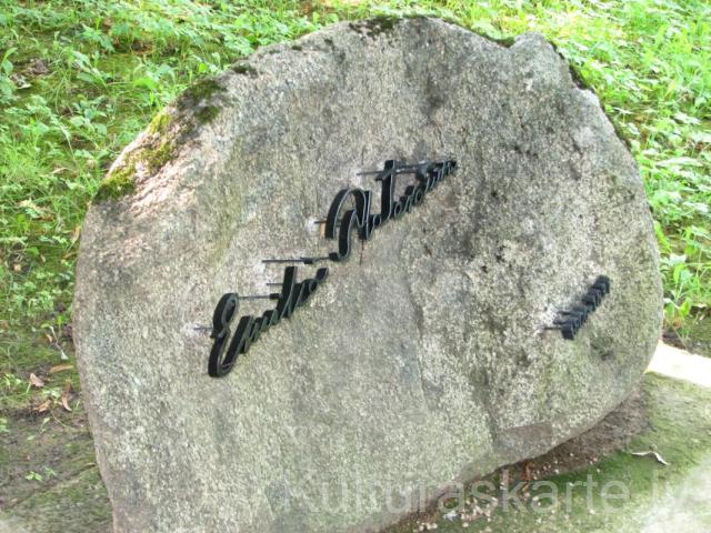 Poļu nacionālās varones Emīlijas Plāteres piemiņas akmens